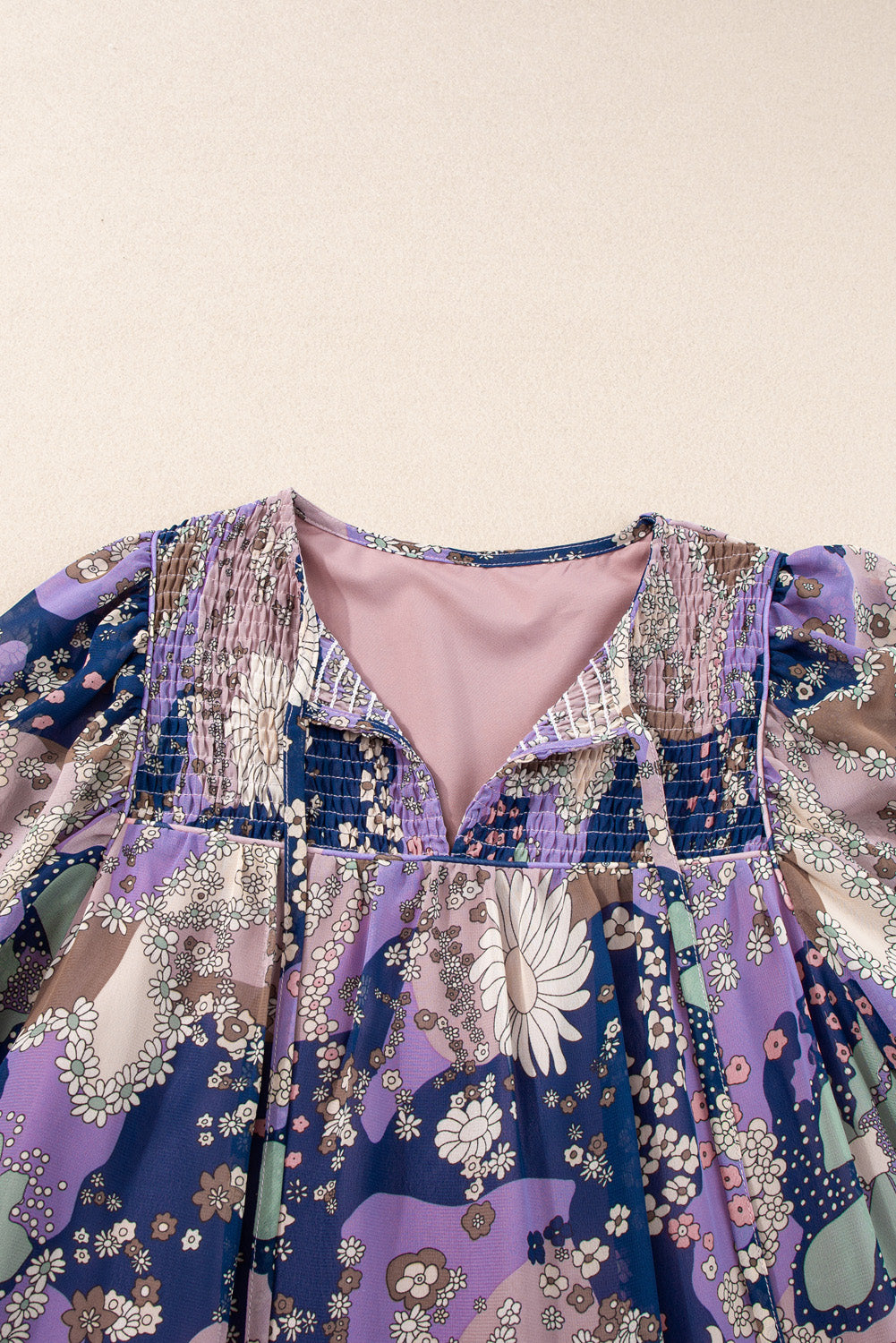 Robe courte à volants et manches bouffantes florales *