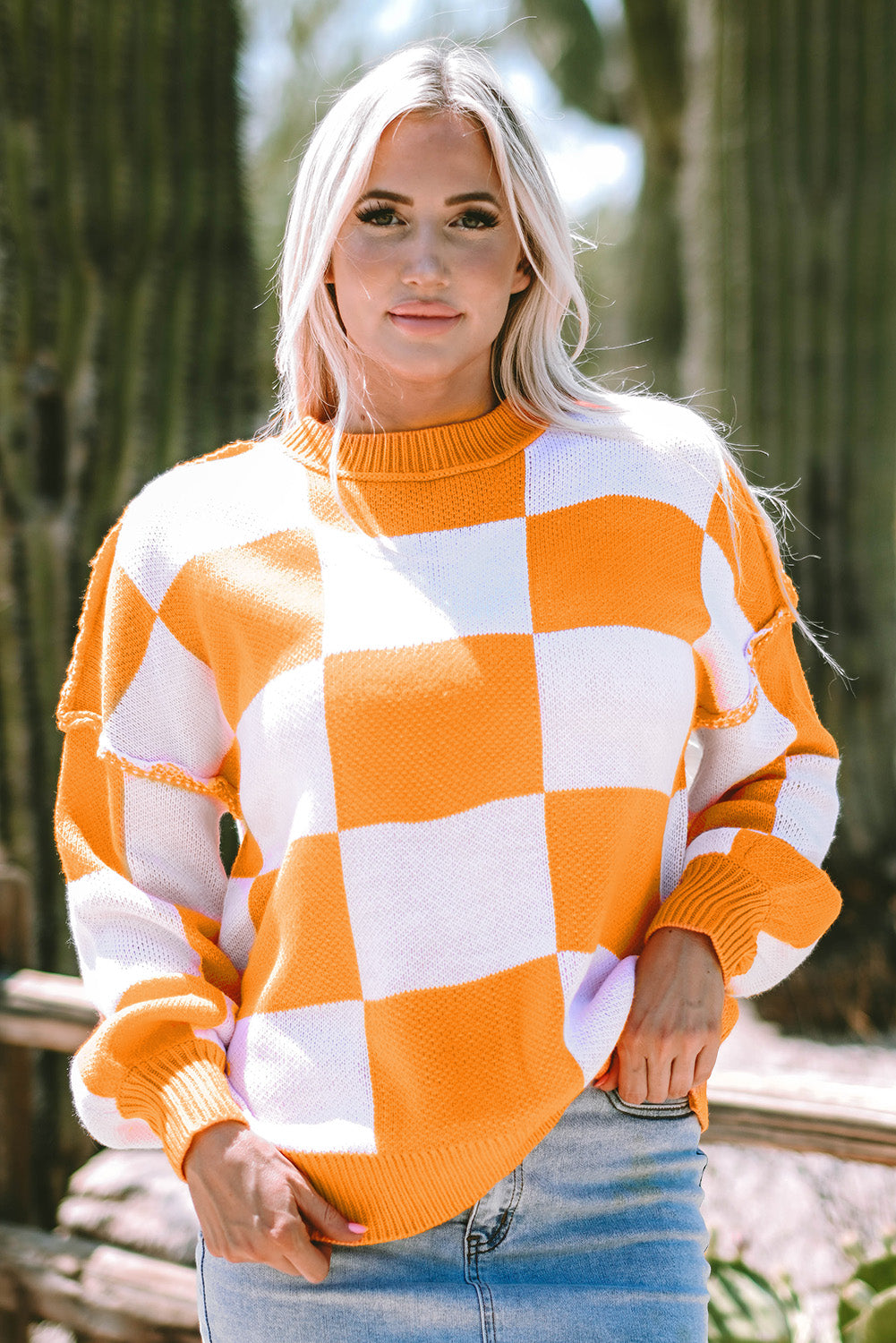 Pull orange à manches évêque à carreaux