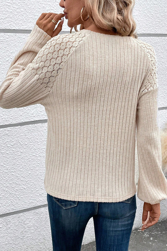 Contrasto di pergamena in pizzo Raglan Sleeve abbottonato