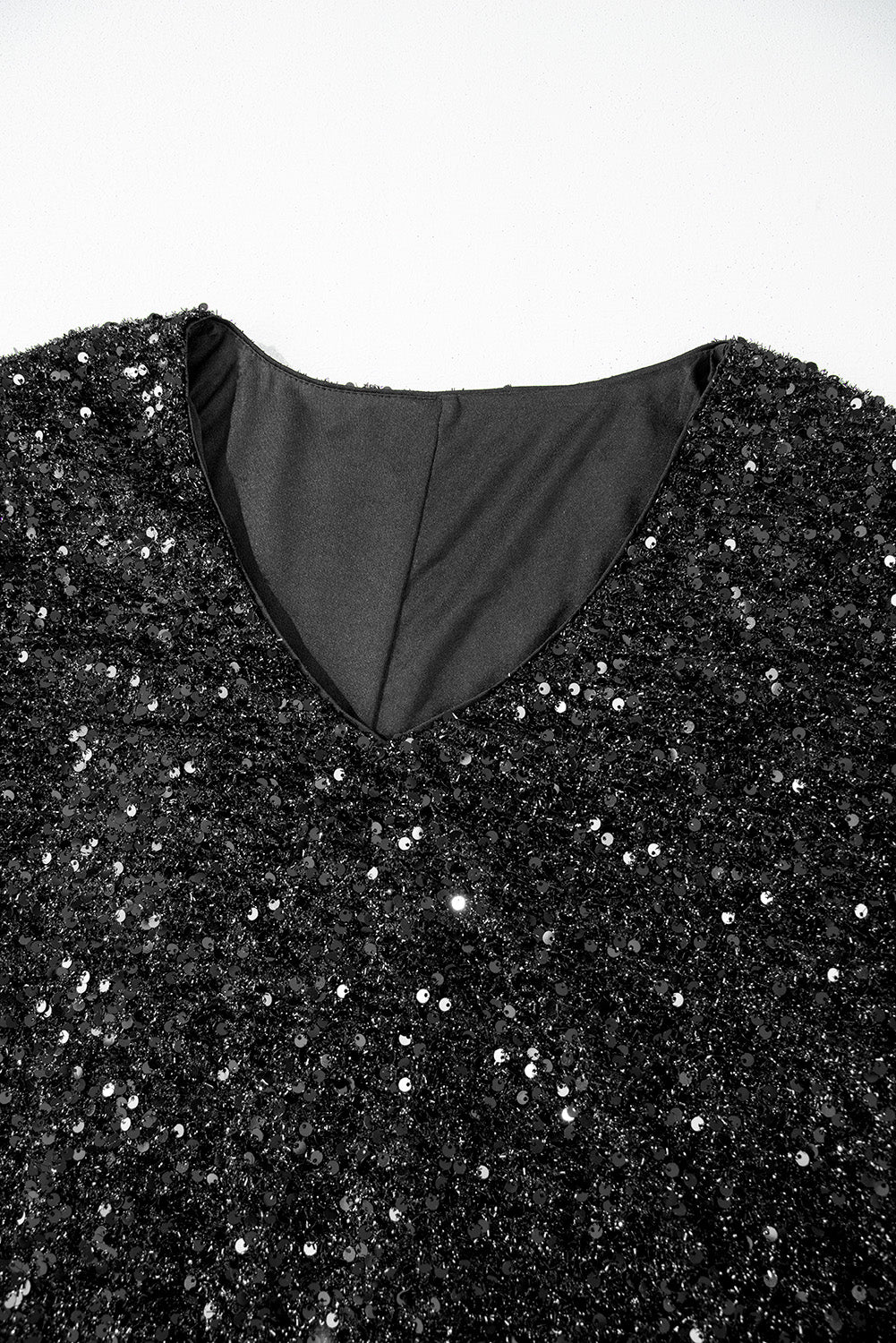 Robe à paillettes à manches bouffantes et col en V de grande taille de couleur noire