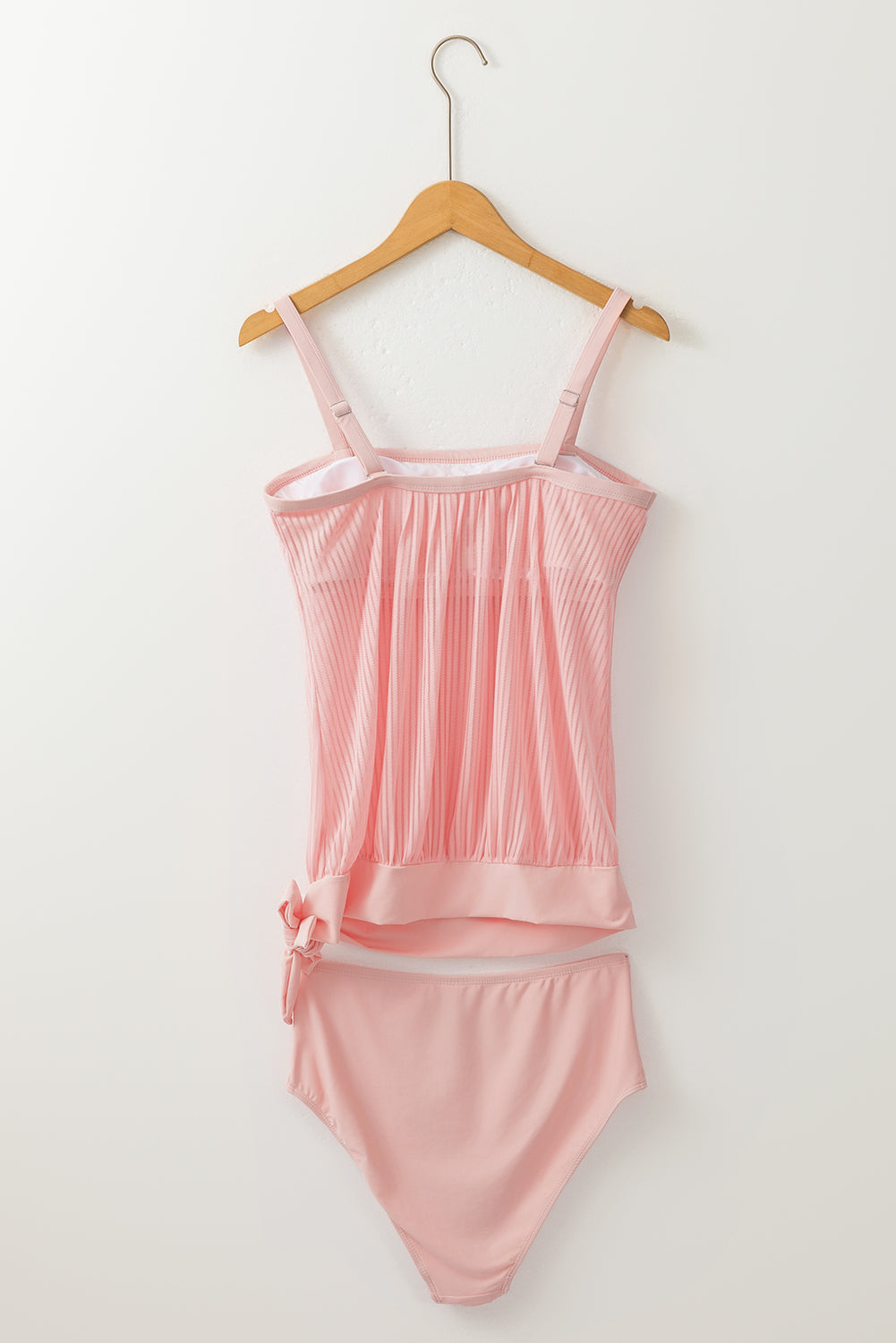 Maillot de bain tankini rose à rayures et ourlet noué en maille