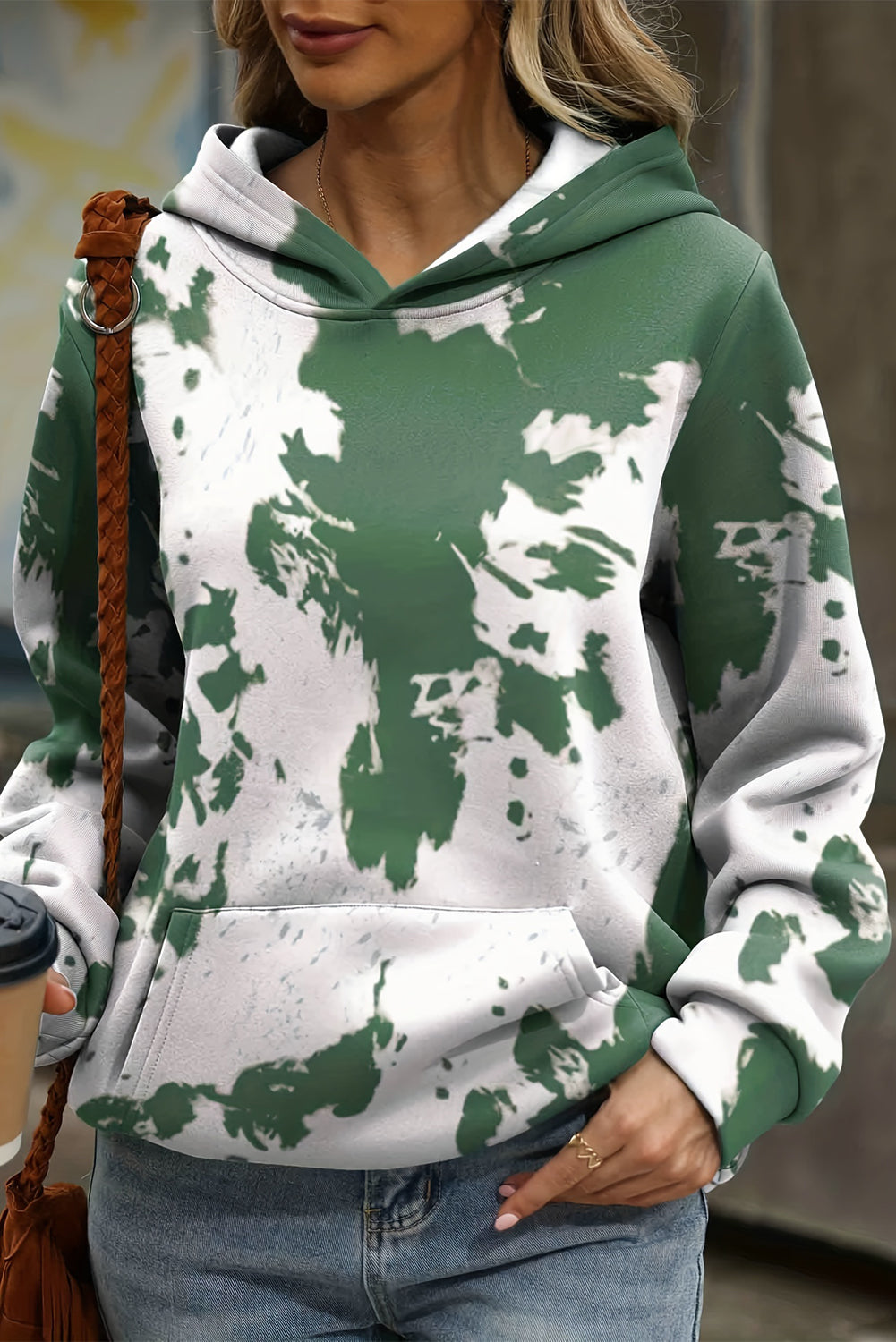 Sweat à capuche ample vert avec poche kangourou et imprimé tie-dye