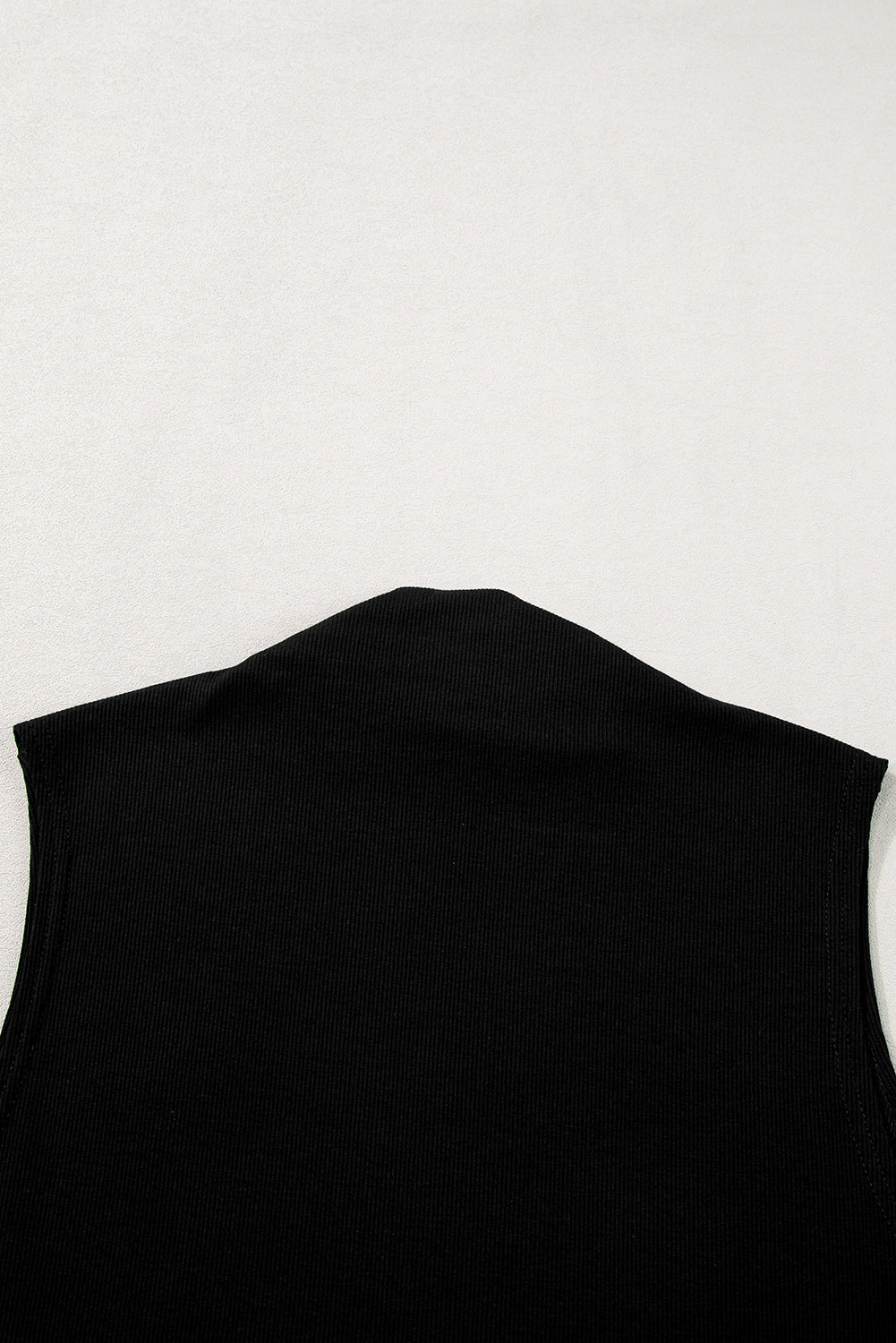 Black Solid Mock Neck Tank Toquera