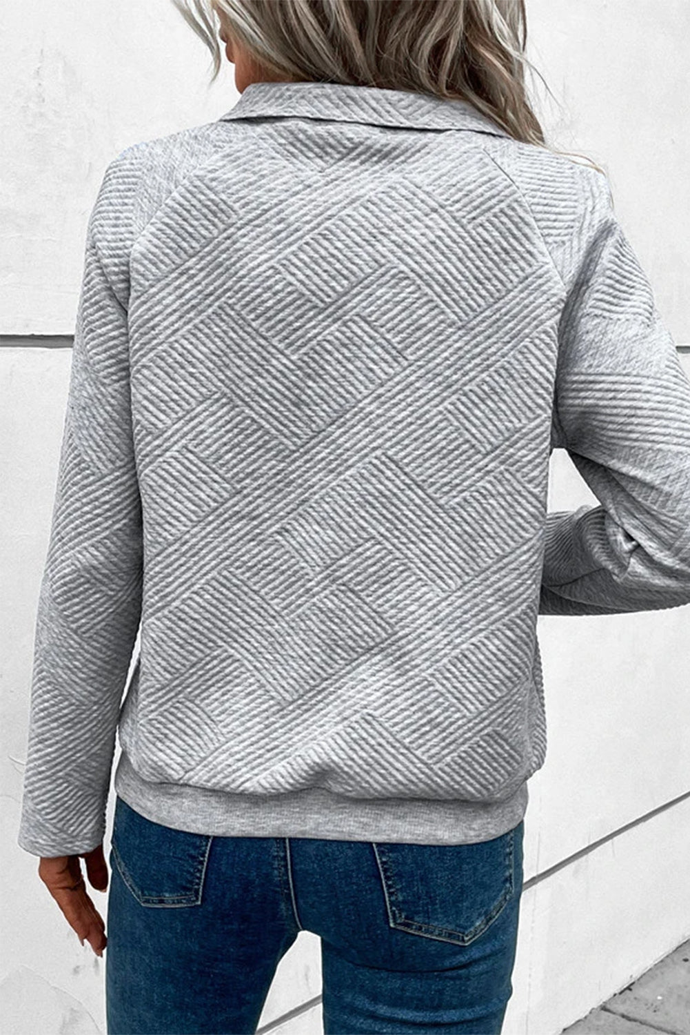 Sweat-shirt boutonné en tricot texturé gris clair avec poche kangourou