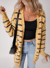 Cardigan long beige rayé en tricot à pompons ouvert sur le devant-A WOMAN WE LOVE