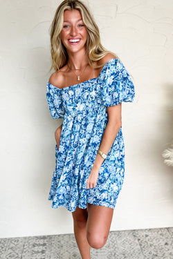 Vestido corto Babydoll azul con flores *