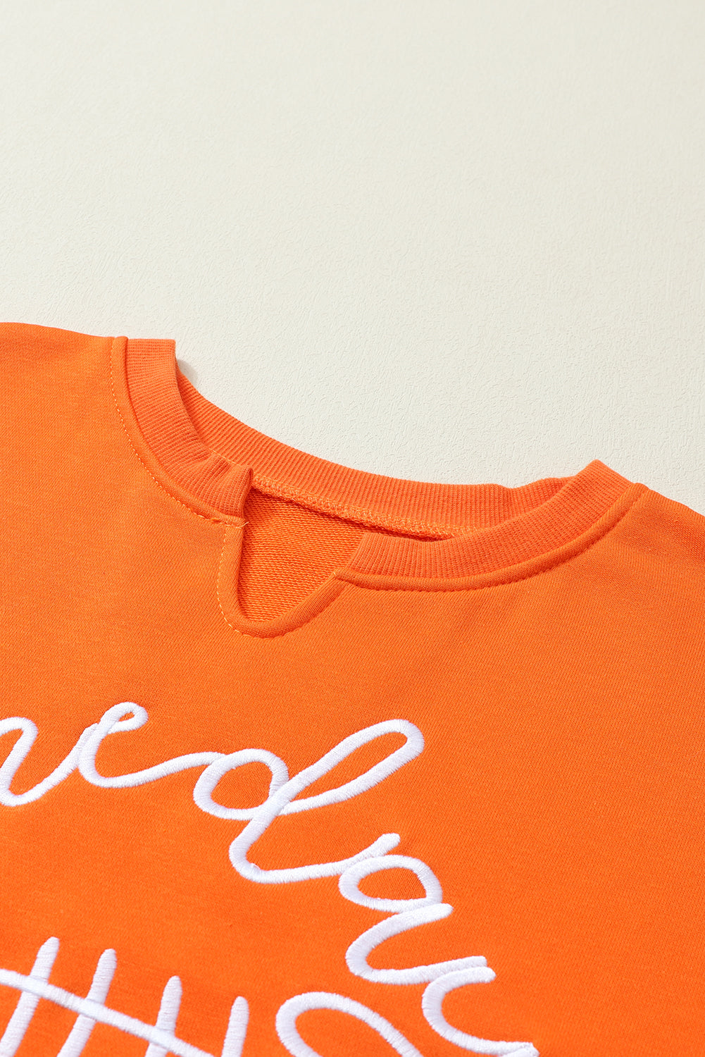 Letras del Día del Juego de Orange Rugby Notched Neck Sweatshirt