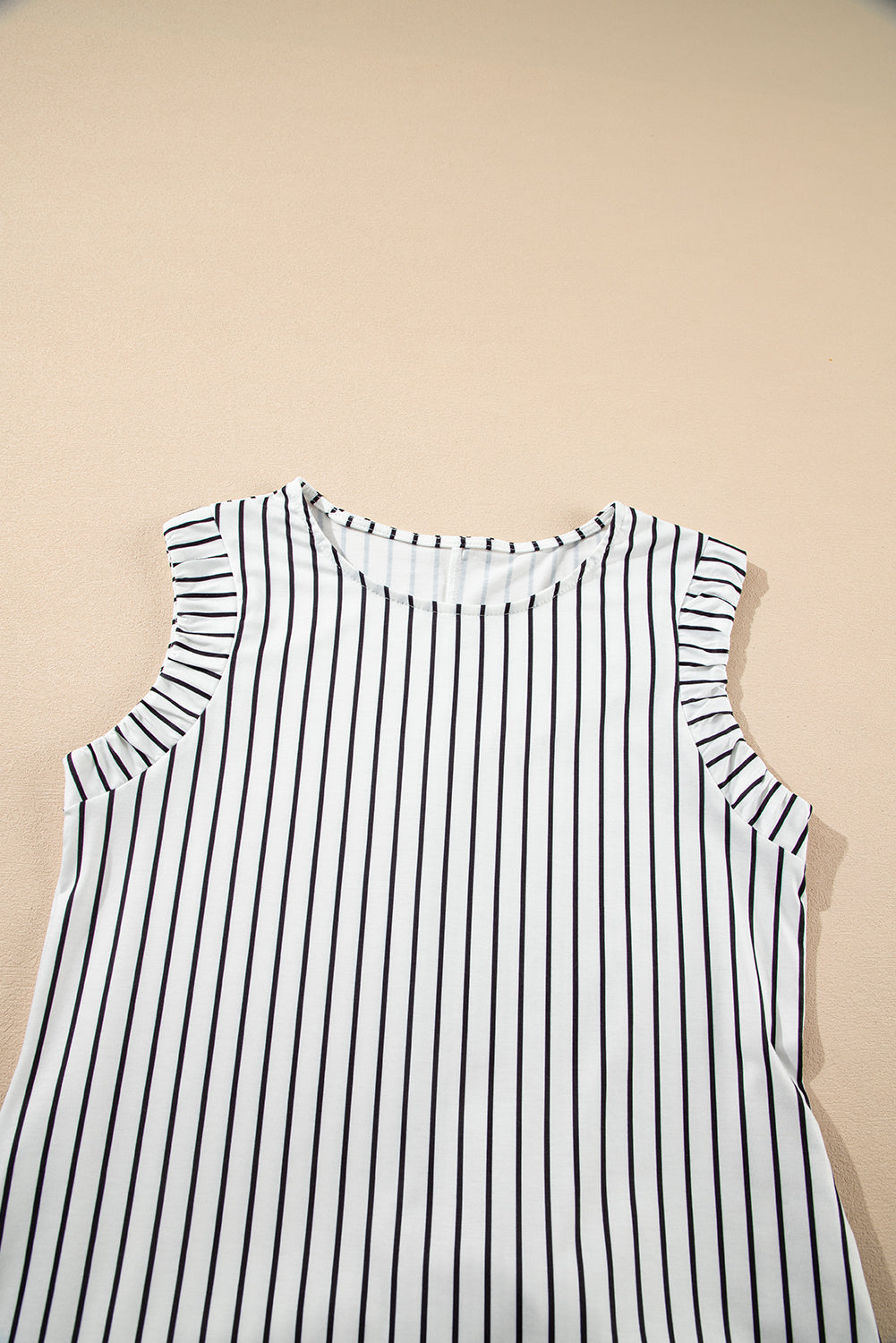 Long straight dress with black and white stripes *