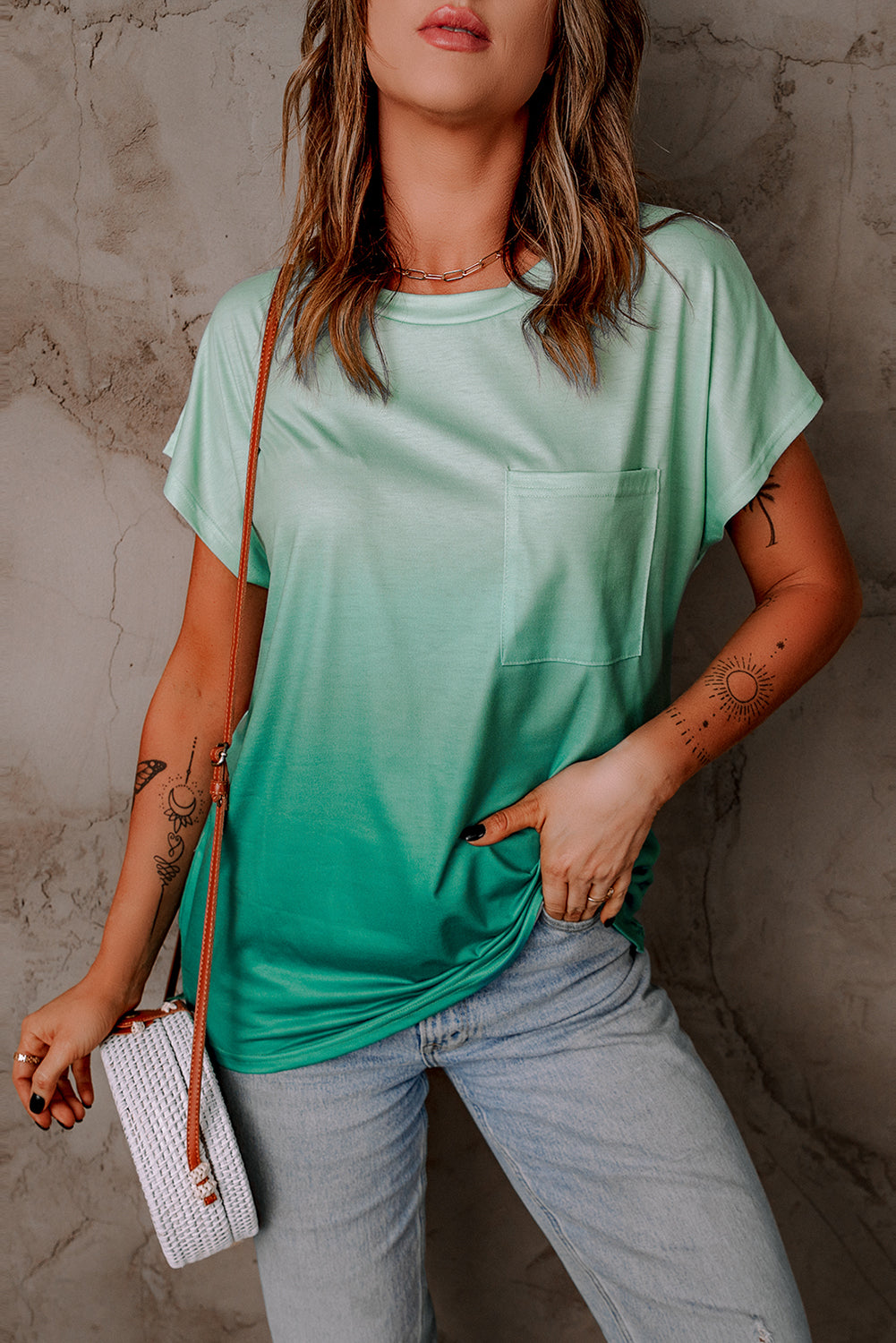 T-shirt à manches courtes de couleur dégradé vert avec poche