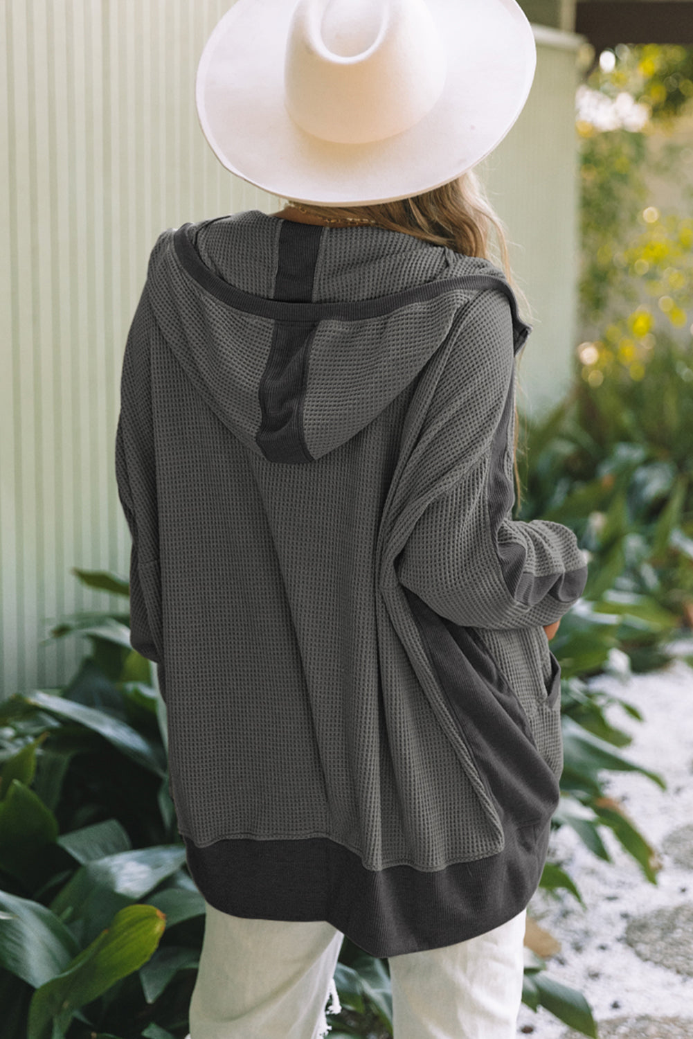 Chaqueta con capucha con cremallera completa de goma térmica gris