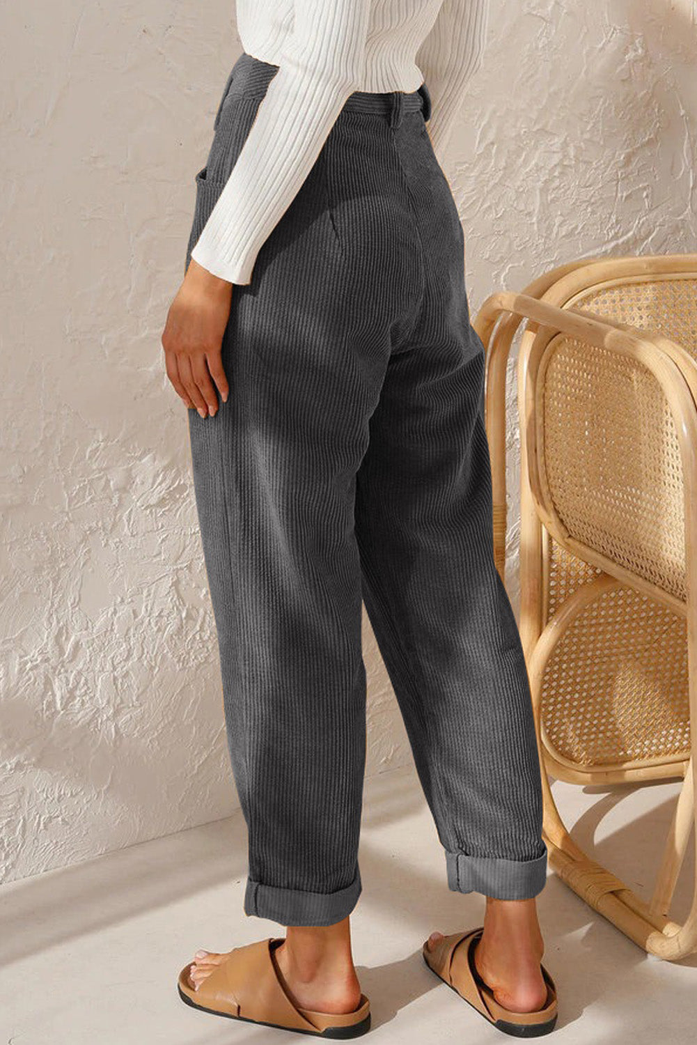 Pantalon droit taille haute en velours côtelé gris