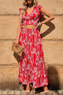 High short -ruffled short and long -red flower skirt with bright red multicolored flowers