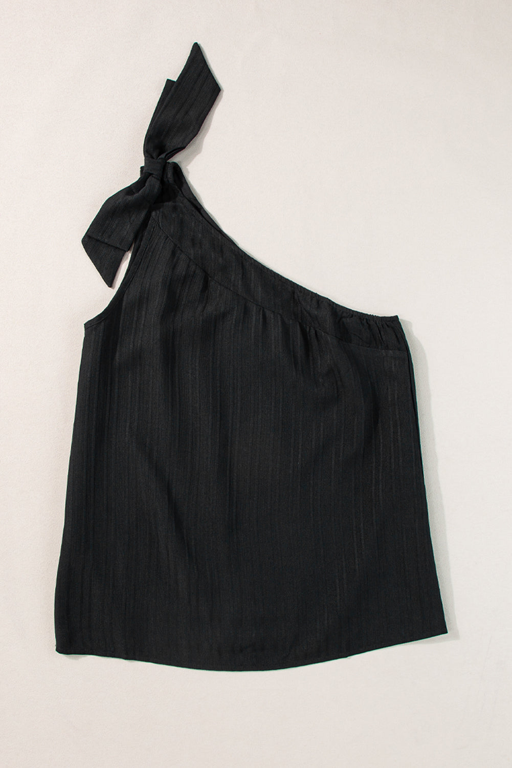 Débardeur asymétrique noir texturé à nœud papillon-A WOMAN WE LOVE