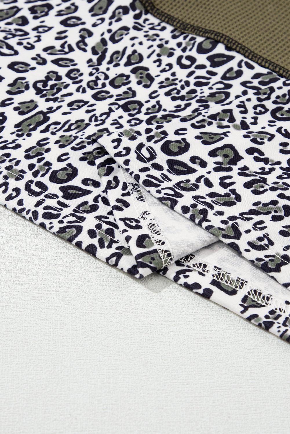 Top de patchwork de punto gofre con estampado de leopardo verde jungla