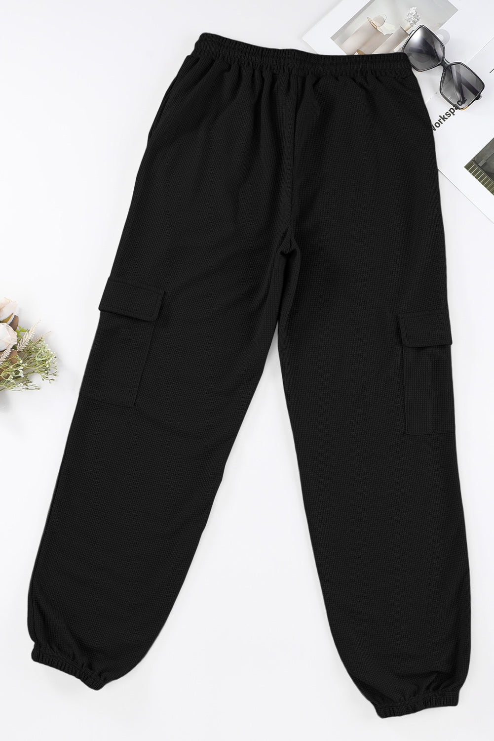 Pantalones de joggadores de bolsillo de carga de textura de gofres negros