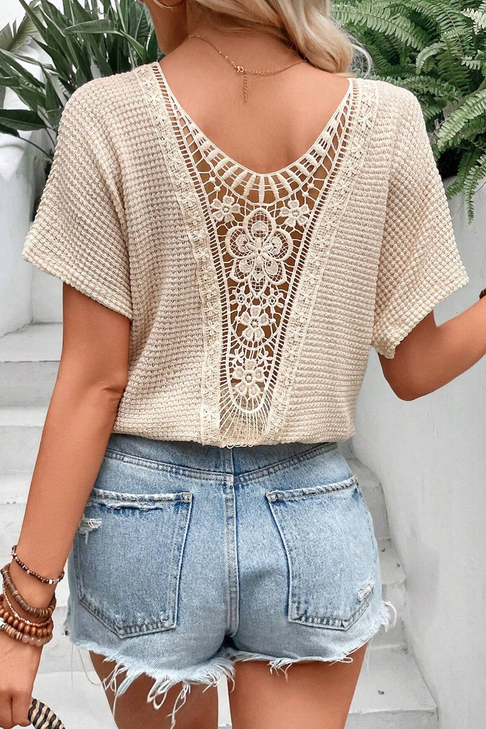 Textured t-shirt with patch in lace lace oats