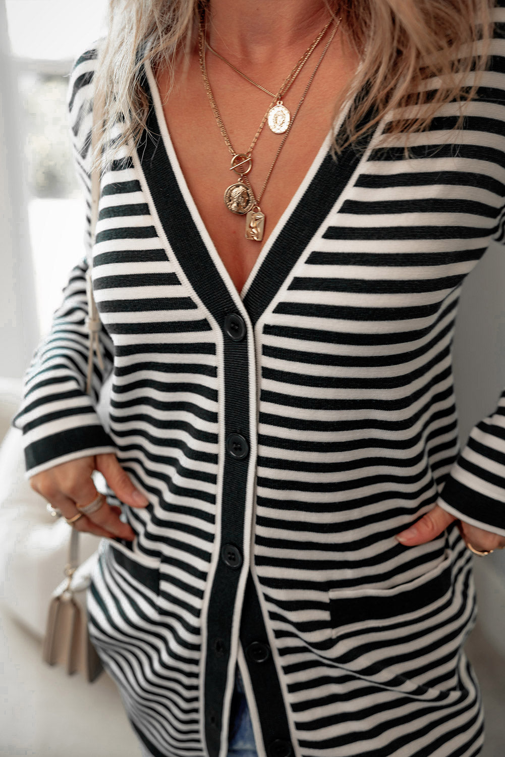 Cardigan tunique boutonné à manches longues et rayures noires-A WOMAN WE LOVE