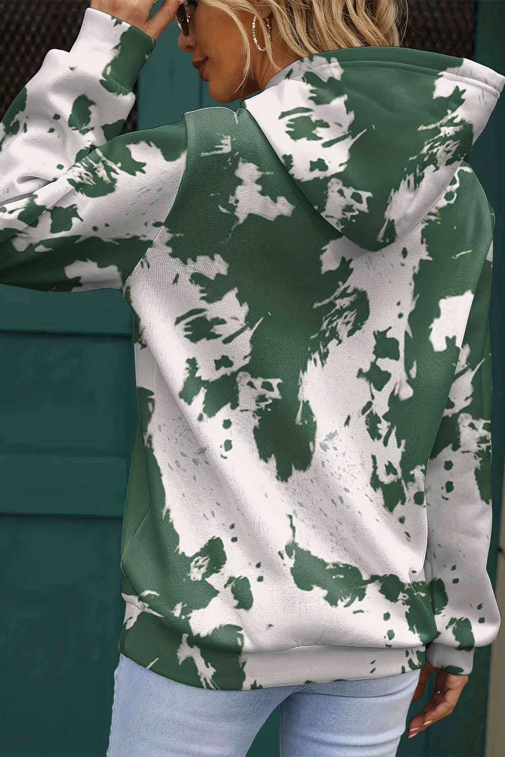 Sweat à capuche ample vert avec poche kangourou et imprimé tie-dye