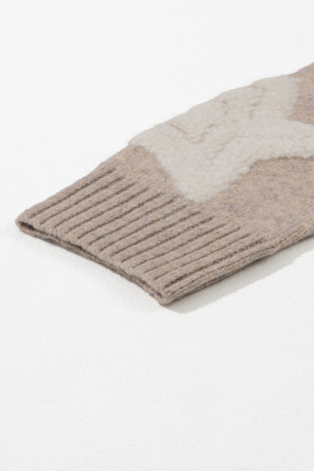 Cardigan pull texturé kaki à motif d'étoiles en sherpa avec poches-A WOMAN WE LOVE