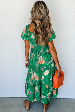 Vestido de mediodía con brotes en varios niveles y estampado floral verde