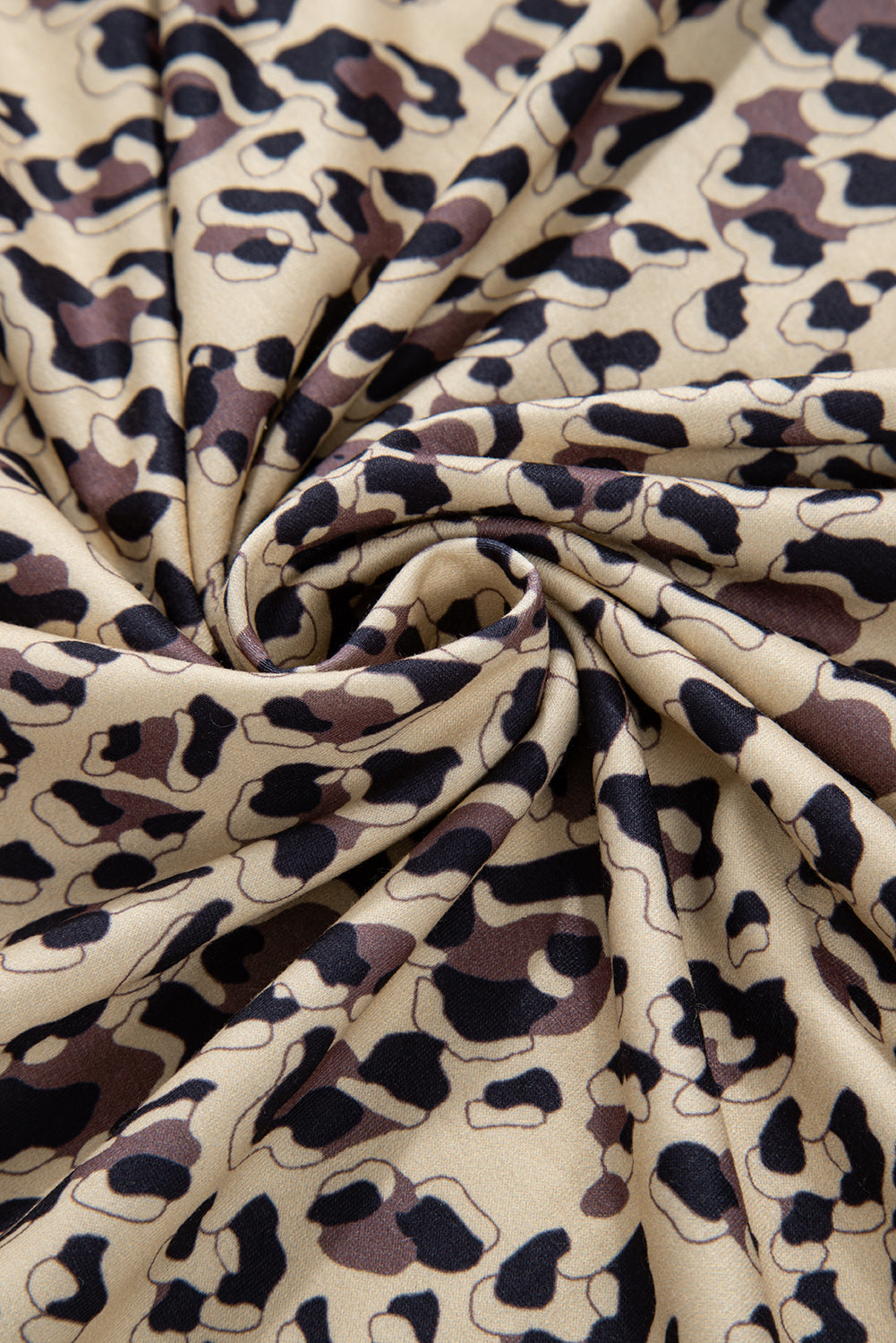 Pergamino leopardo estampado de estampado sudadera de cuello