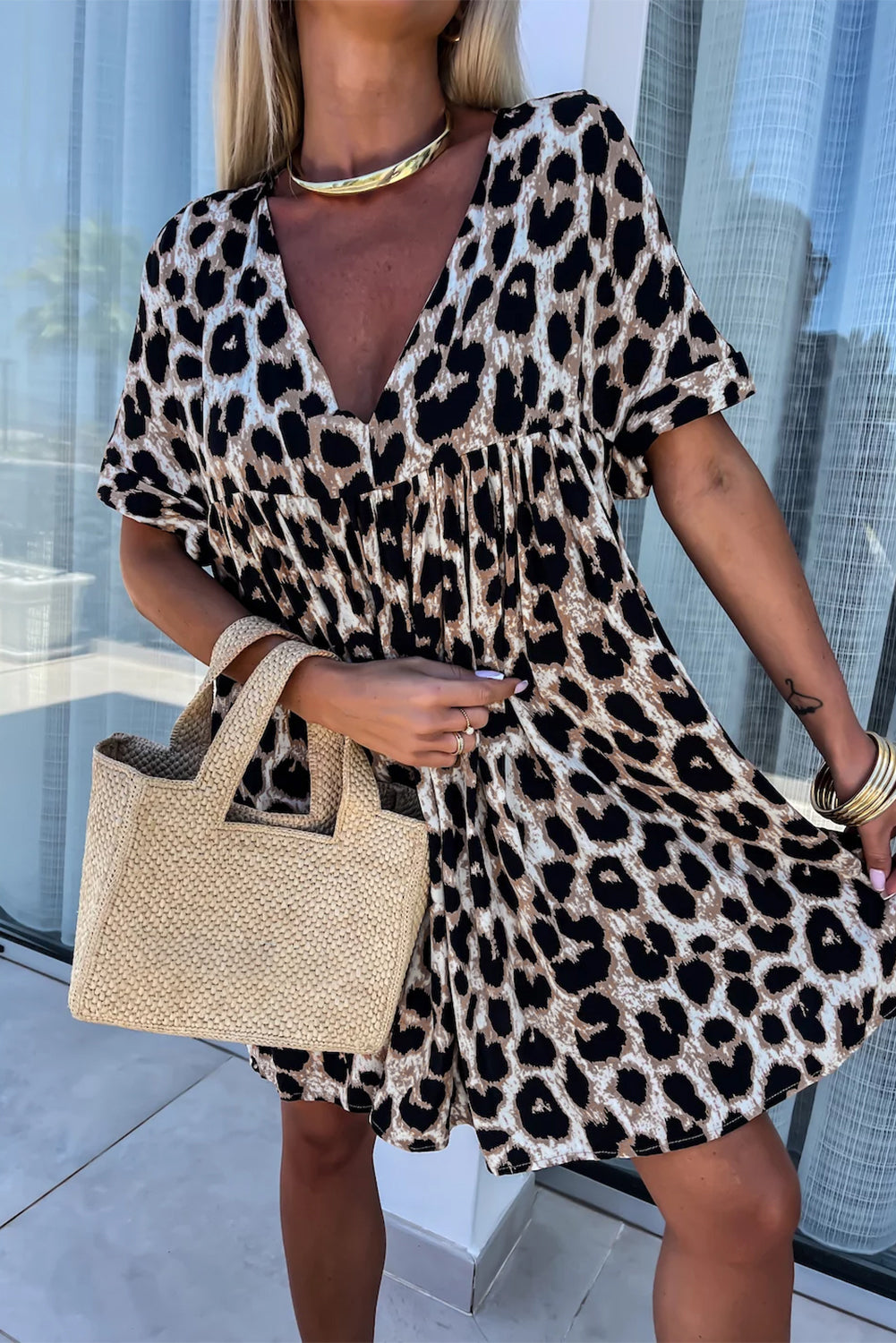 Khaki mini-Robe with Guépard print *