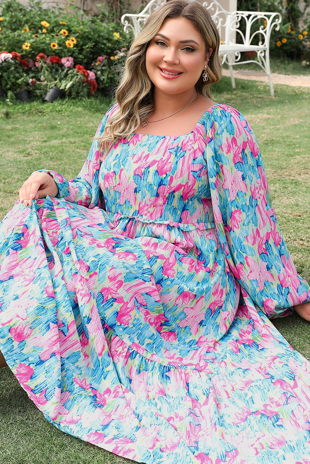 Robe longue à imprimé floral et col carré froncé de grande taille bleu ciel