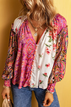 Boutonnate blouse in V -collar and multicolored floral patchwork