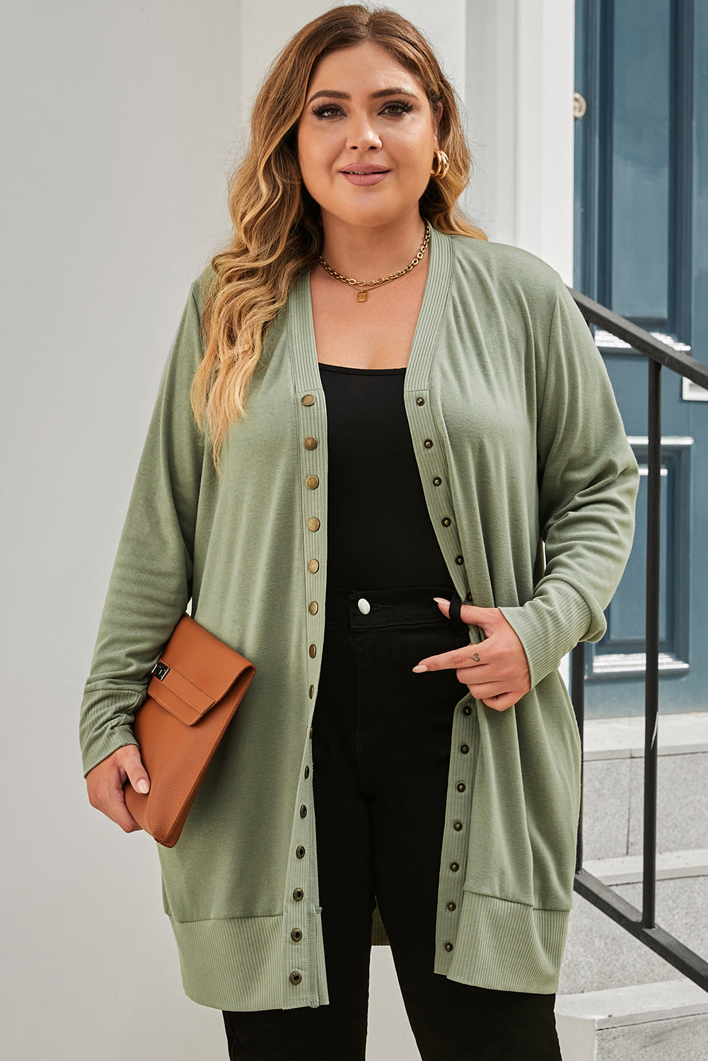 Cardigan en tricot vert avec boutons-pression sur le devant de grande taille