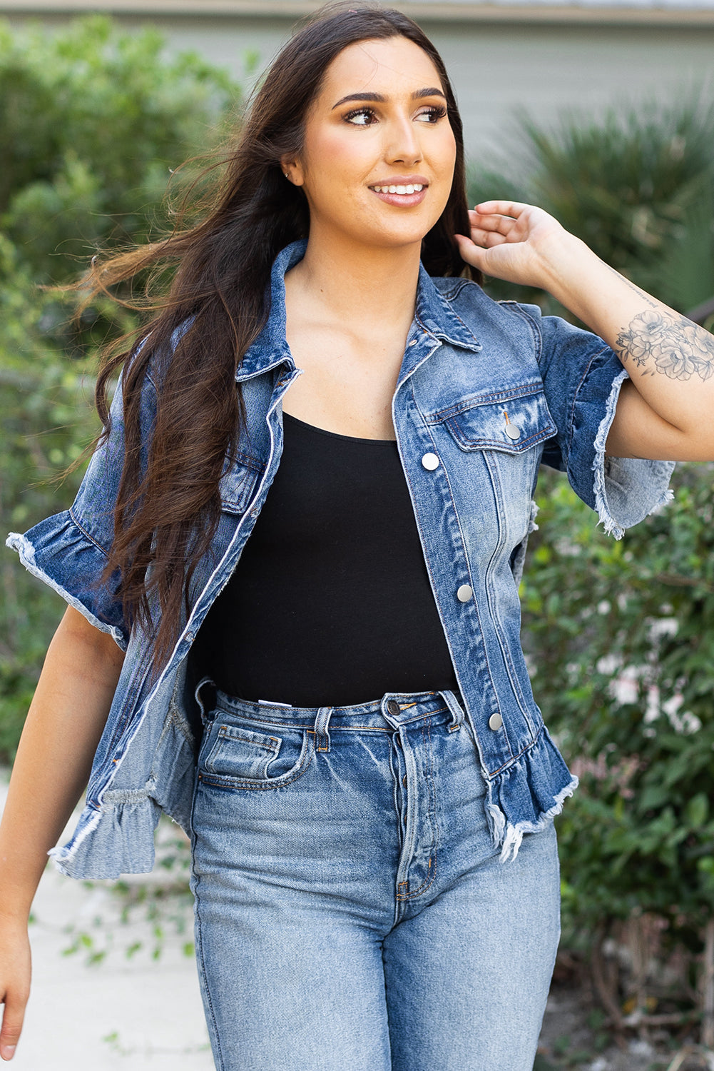 Short -sleeved denim jacket *