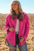 Chaqueta sherpa botonal en faux ante rosa brillante