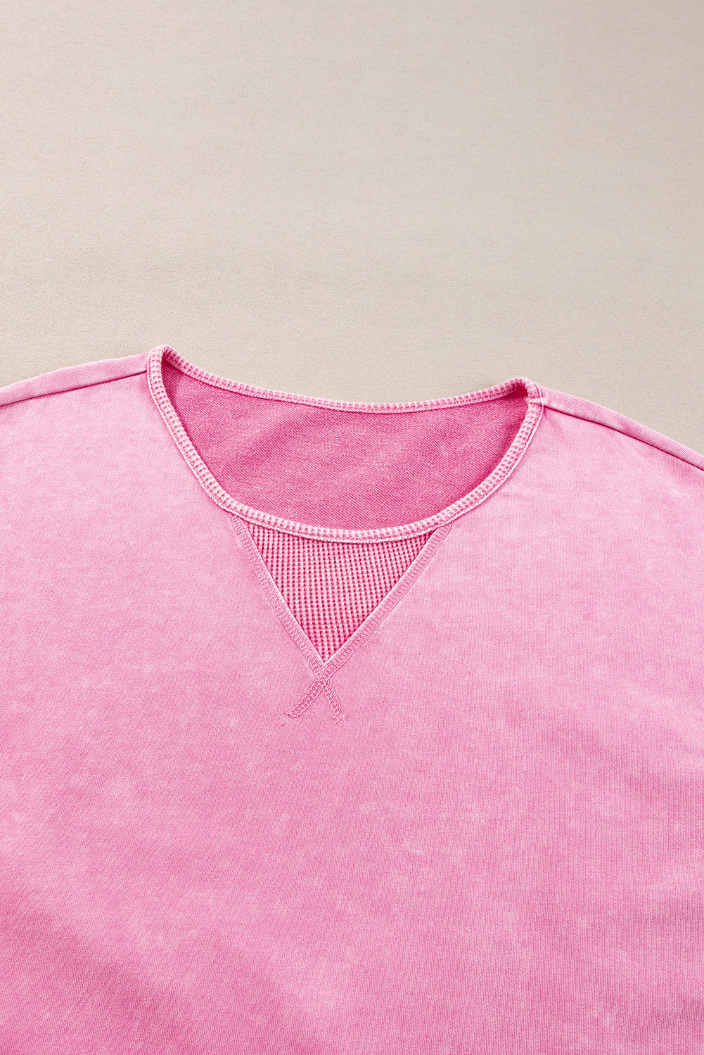 Rose - Sweat-shirt col rond à épaules tombantes et lavage minéral de grande taille