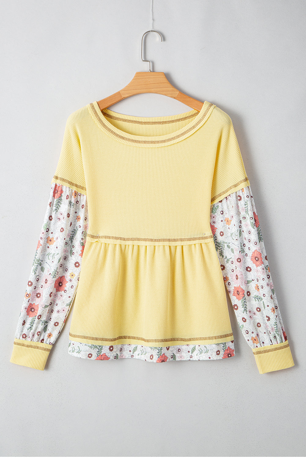 Blouse babydoll jaune en tricot gaufré à motif floral et patchwork