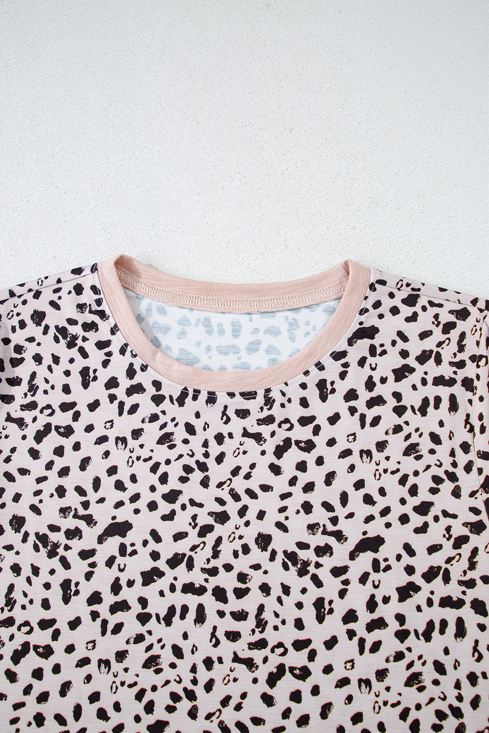 Short sleeve t-shirt and Apricot Guépard print.