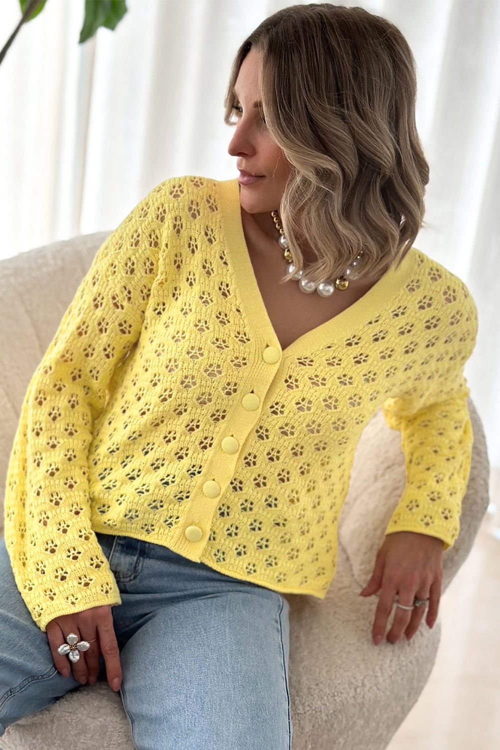 Cardigan pull jaune en maille pointelle à col en V