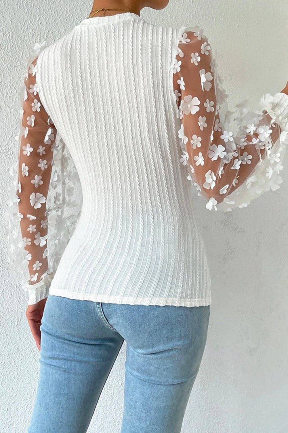 Chemisier en tricot texturé blanc à manches en maille avec appliques florales