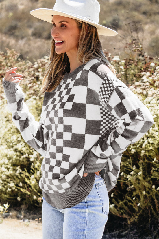 Gray sweater checkered and drooping shoulders, round neck