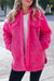 Chaqueta sherpa botonal en faux ante rosa brillante