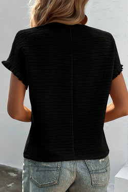 Blusa negra con mangas cortas *