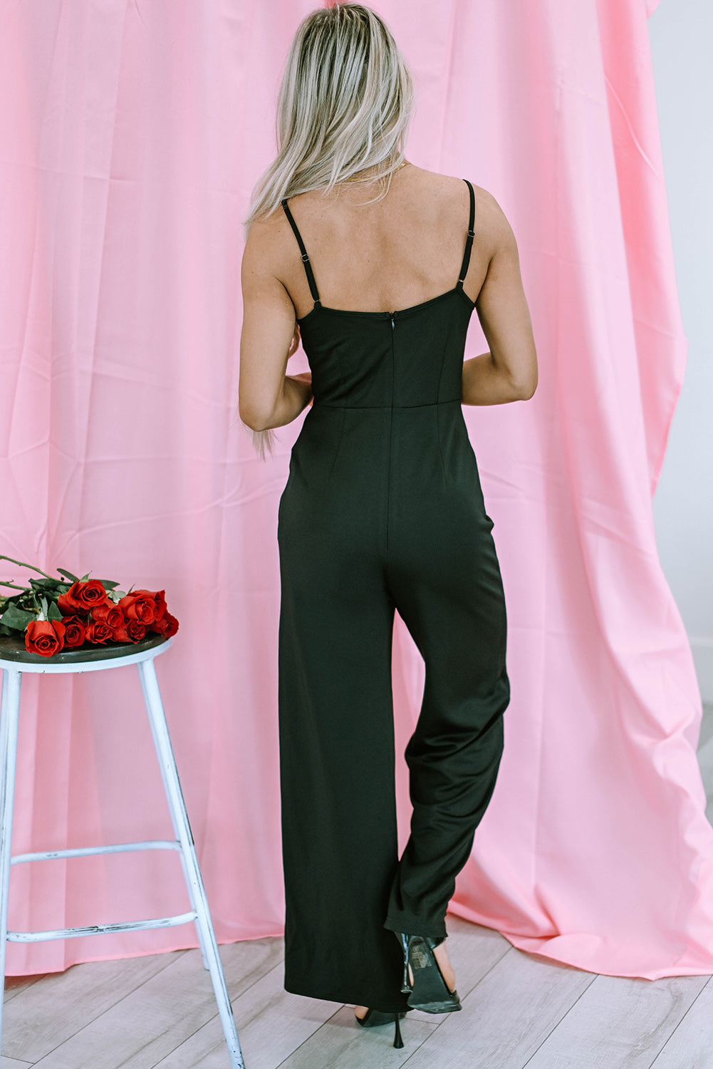 Schwarzer Spitze gegen Nackenmieder Spaghetti -Straps Weitbein -Jumpsuit