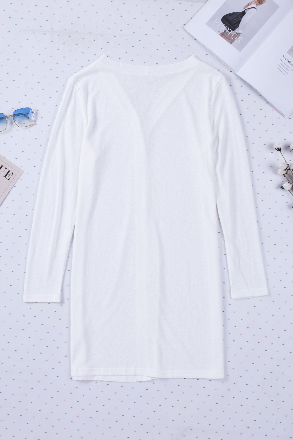 Cardigan blanc à boutons ouverts de couleur unie-A WOMAN WE LOVE
