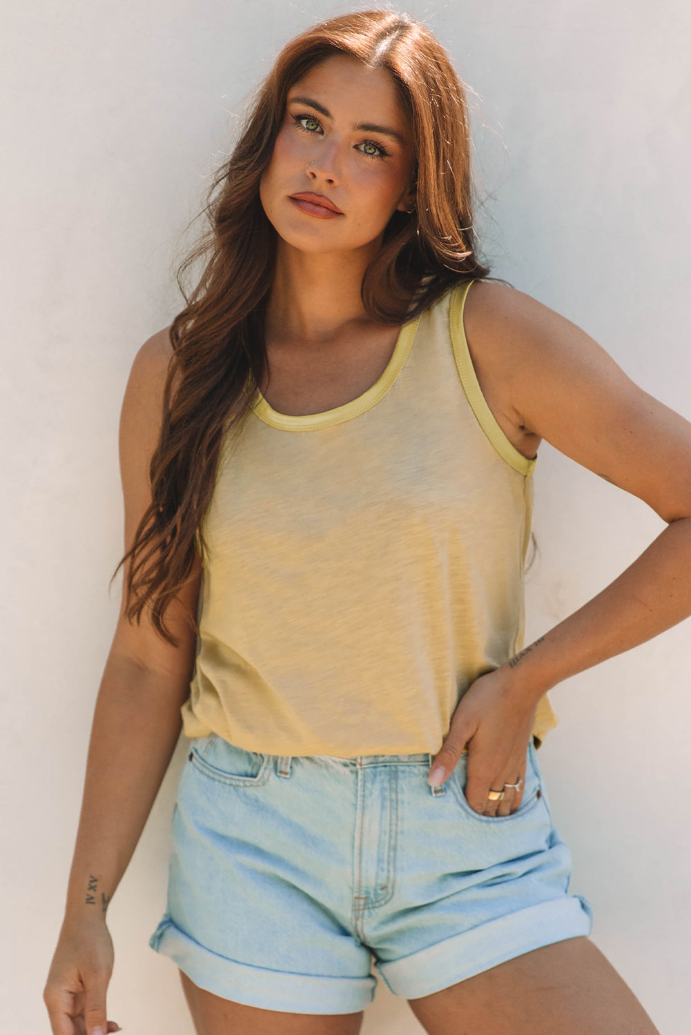 Glamor tank top with shiny metal edge *