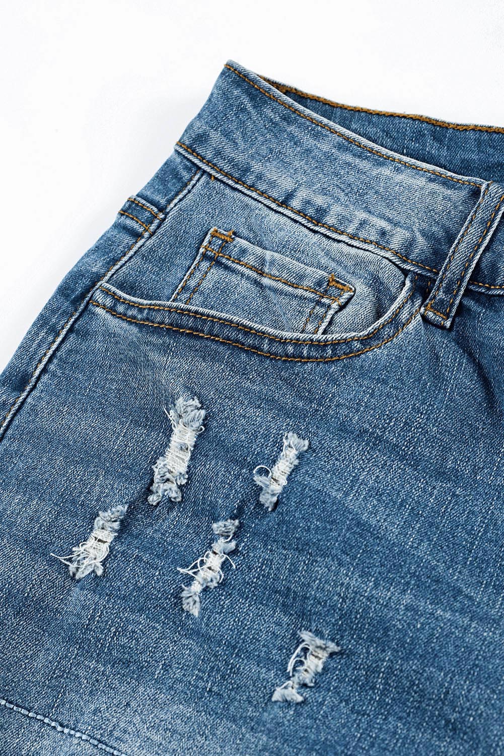 Buttoned Pockets Distressed Jeans