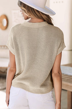 Pale khaki sweater with short sleeve and pocket pocket