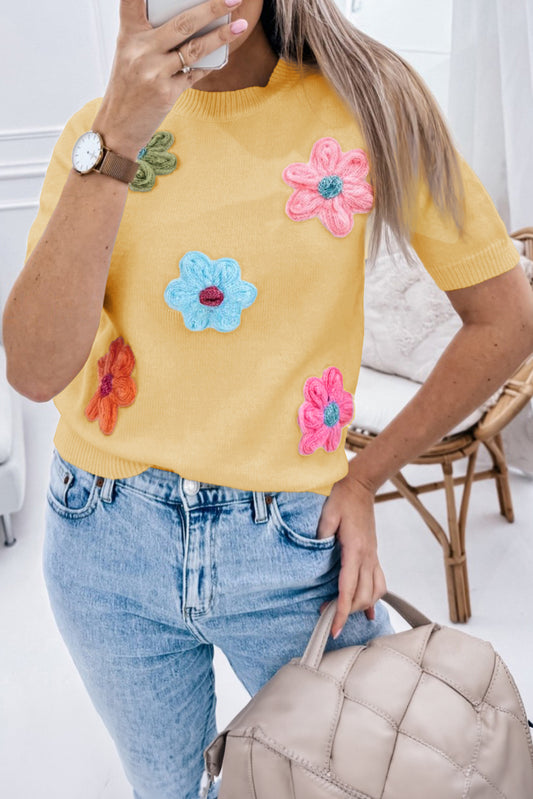 Pull à manches courtes jaune crème avec appliques de fleurs mignonnes