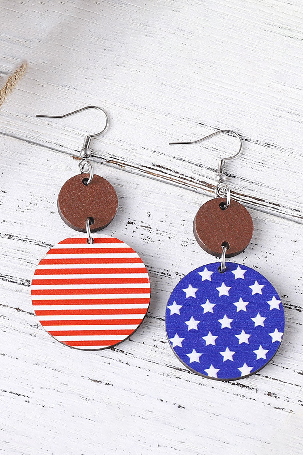 Boucles d'oreilles drapeau en bois bleu foncé du 4 juillet