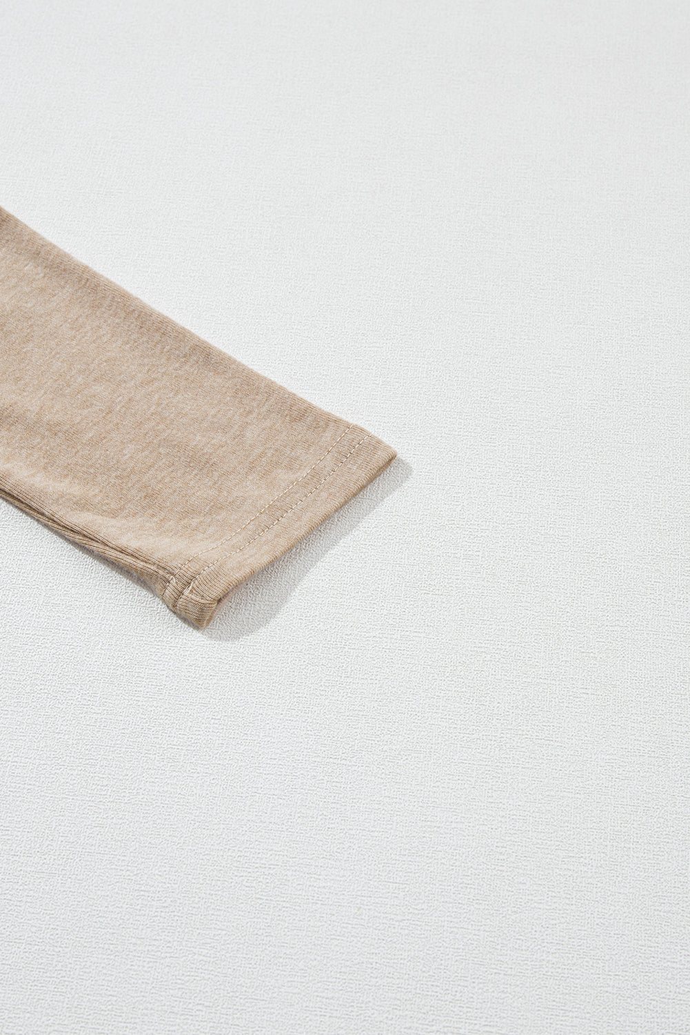 Haut en tricot kaki pâle uni froncé *