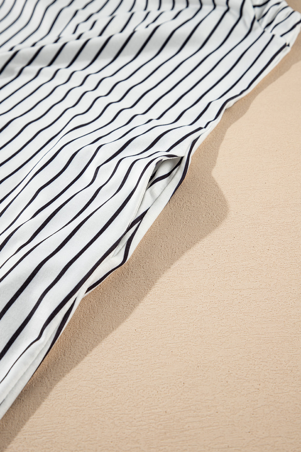 Long straight dress with black and white stripes *