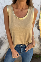Glamor tank top with shiny metal edge *