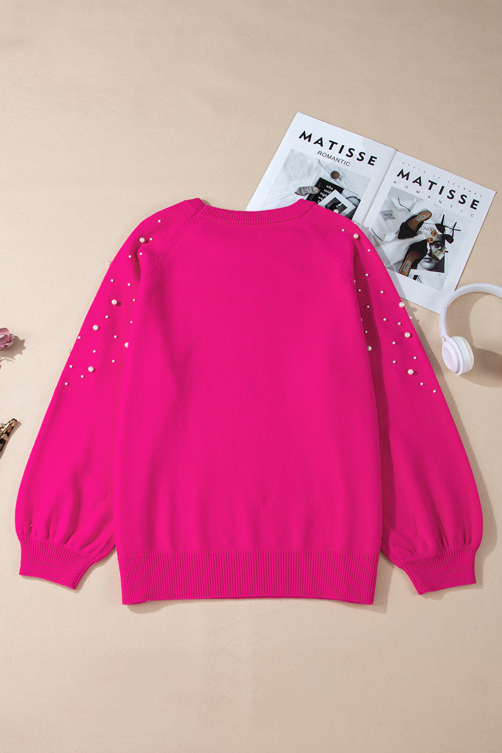 Plus size sweater with raglan sleeves and strawberry pink pearl decoration